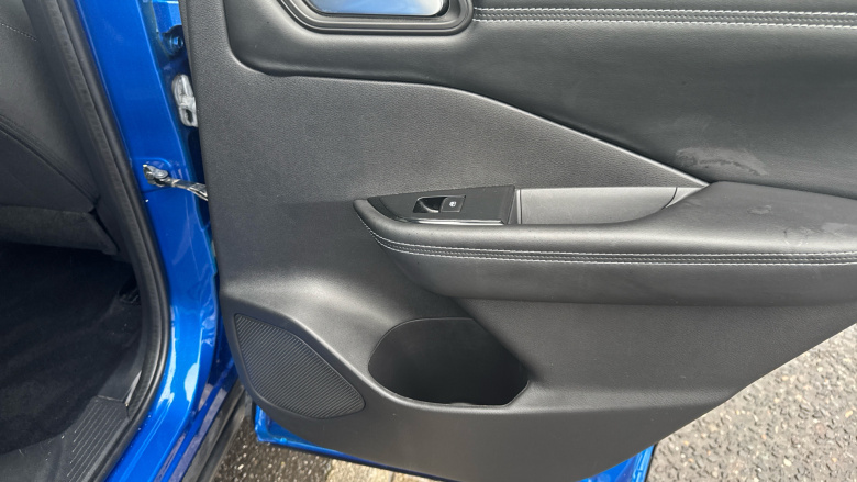 Nissan Qashqai 1.3 DiG-T MH N-Connecta 5dr Petrol Hatchback